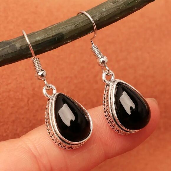 Vintage Style Silvertone Dangle Drop Earrings Black Onyx Crystal Stone Teardrop - Picture 1 of 6